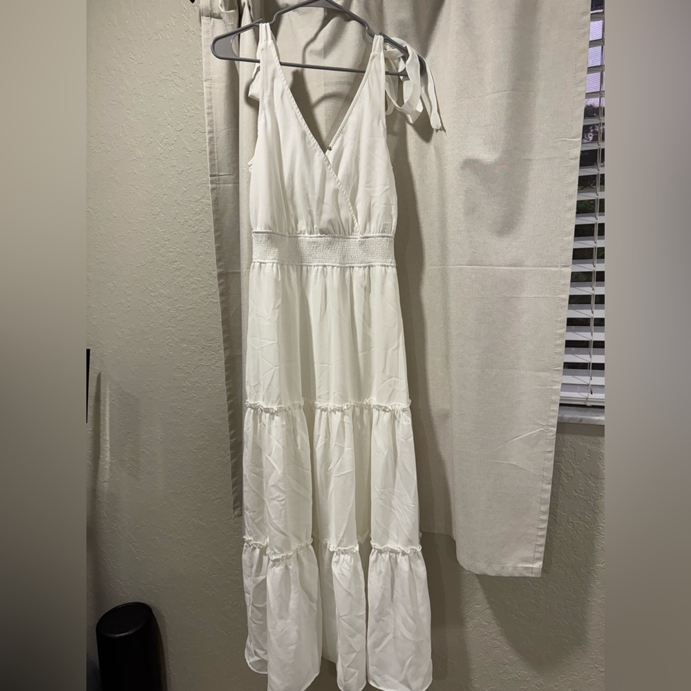 Elegant White Maxi Dress